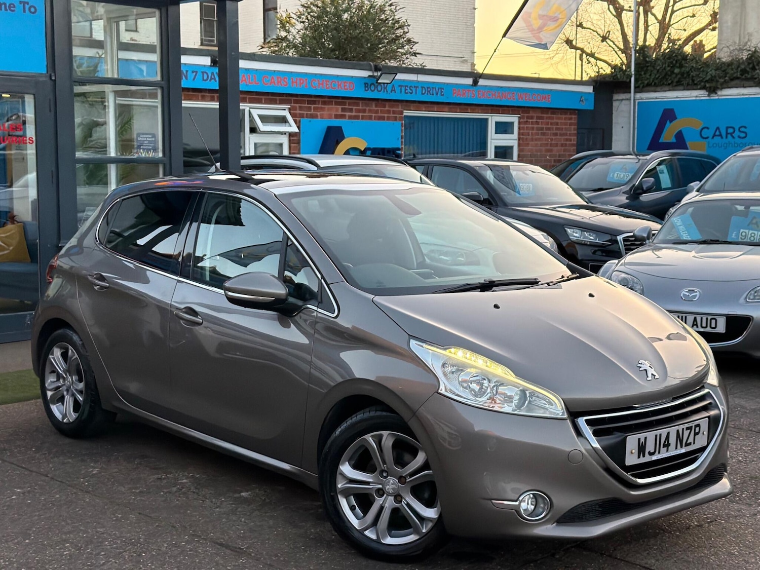 Used Peugeot 208 2014 for sale - 77940025: Photo 46