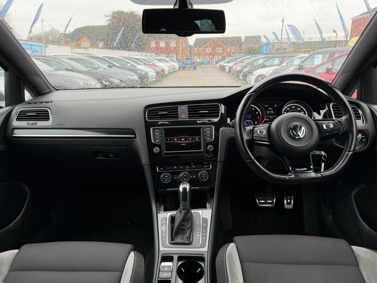 Used Volkswagen Golf 2016 for sale - 77163302: Photo 2