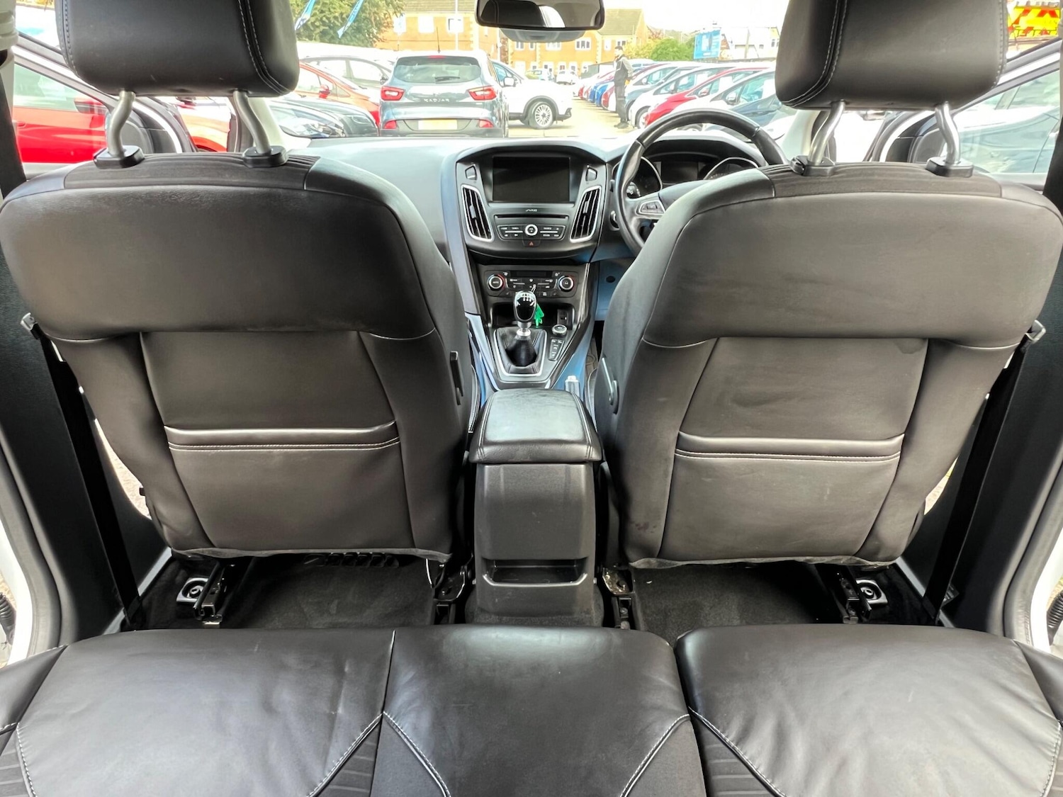 Used Ford Focus 2017 for sale - 76269613: Photo 2