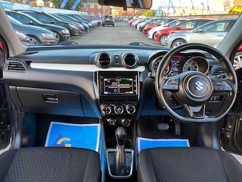 Used Suzuki Swift 2018 for sale - 76498543: Photo