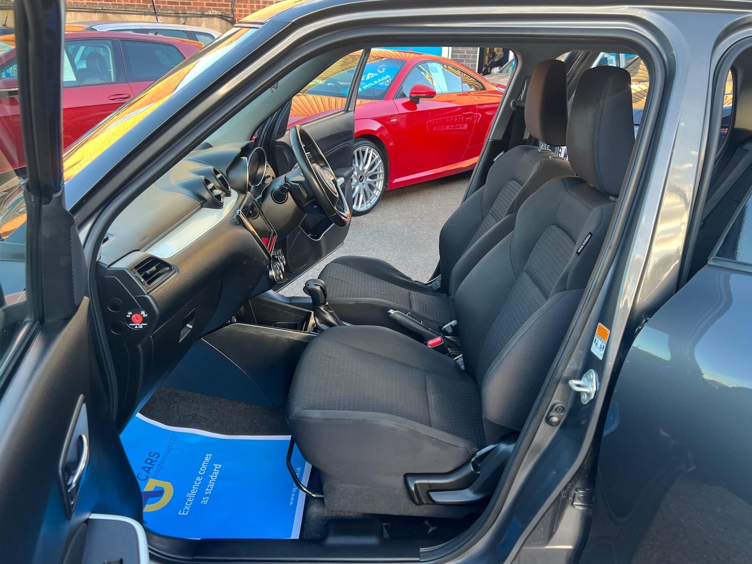 Used Suzuki Swift 2018 for sale - 76498543: Photo 4