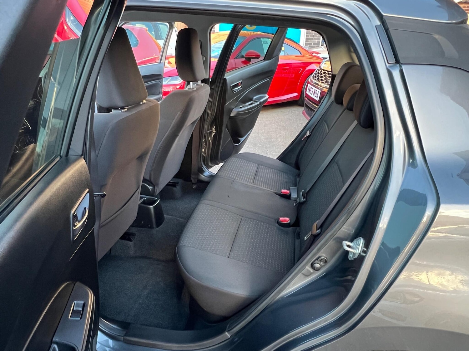 Used Suzuki Swift 2018 for sale - 76498543: Photo 5