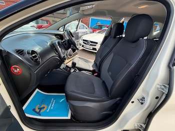 Used Renault Captur 2015 for sale - 79132551: Photo