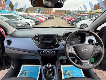 Used Hyundai i10 2014 for sale - 79533333: Photo