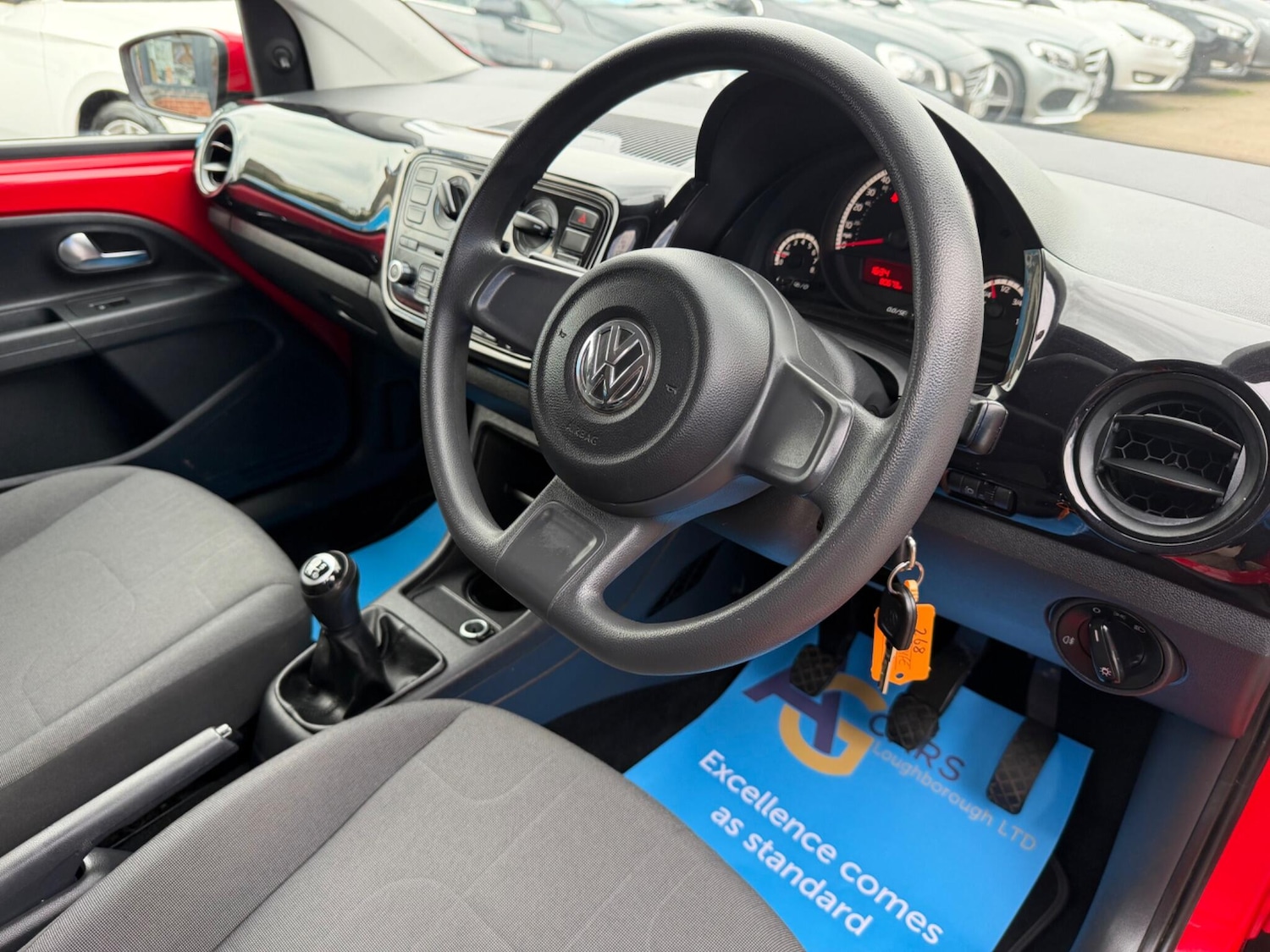 Used Volkswagen up! 2013 for sale - 77994190: Photo 3