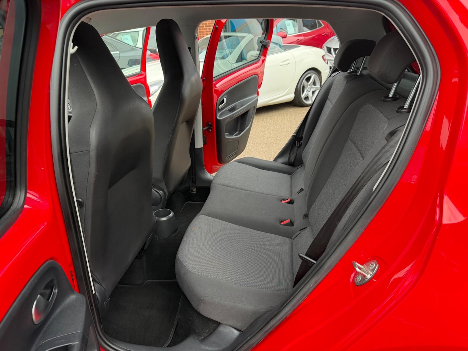 Used Volkswagen up! 2013 for sale - 77994190: Photo 38