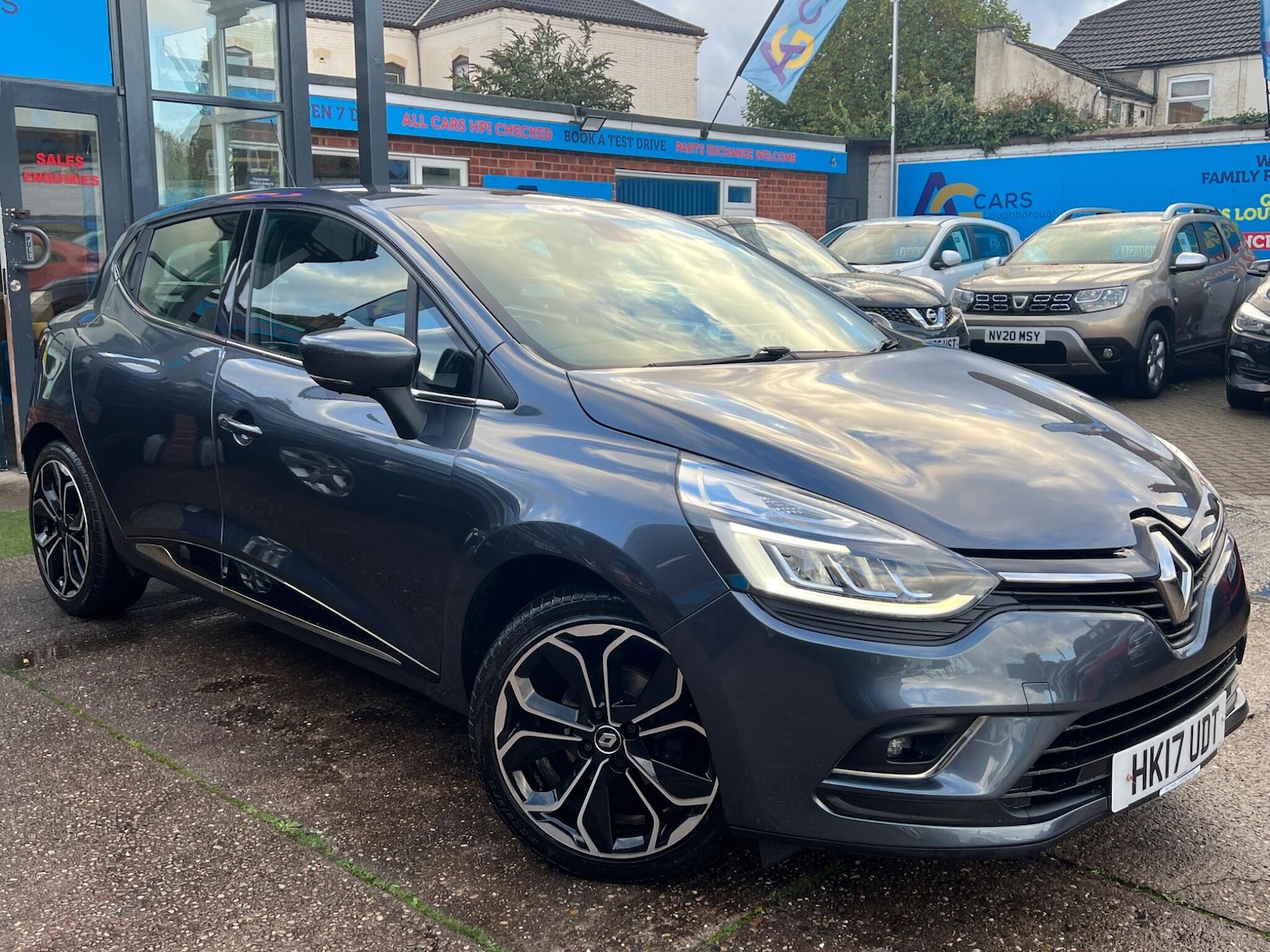 Used Renault Clio 2017 for sale - 76399322: Photo 1