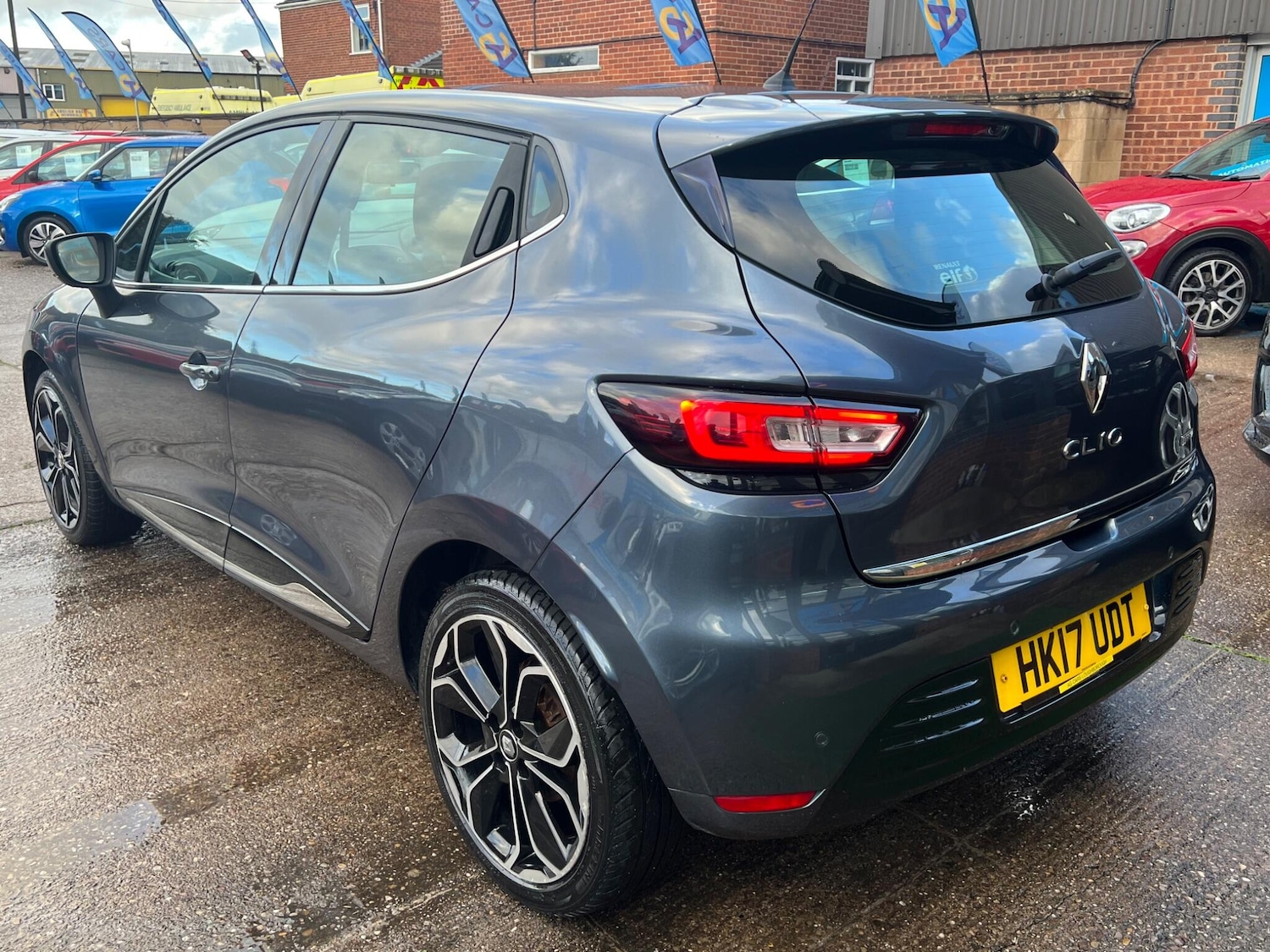 Used Renault Clio 2017 for sale - 76399322: Photo 16