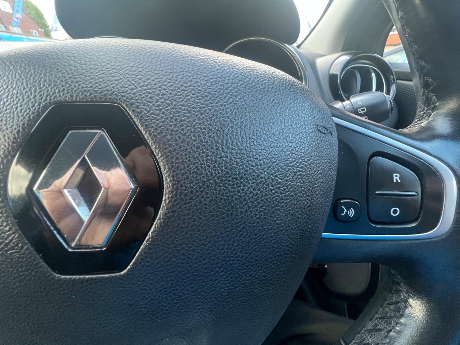 Used Renault Clio 2017 for sale - 76399322: Photo 26