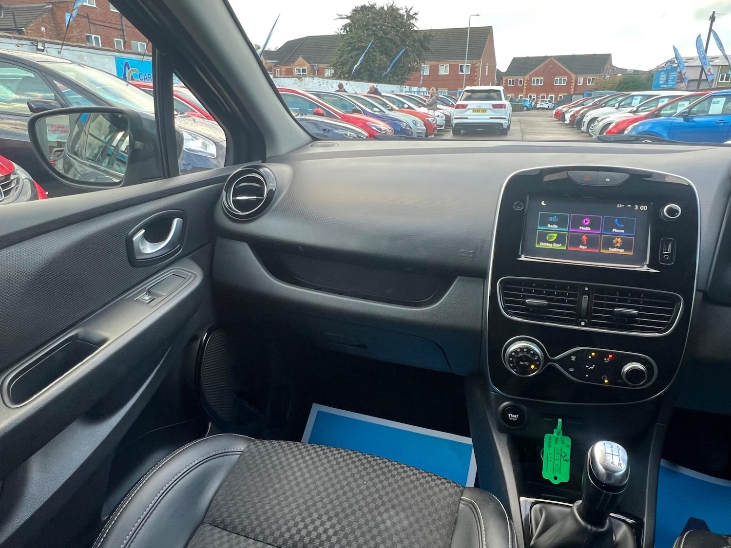 Used Renault Clio 2017 for sale - 76399322: Photo 29