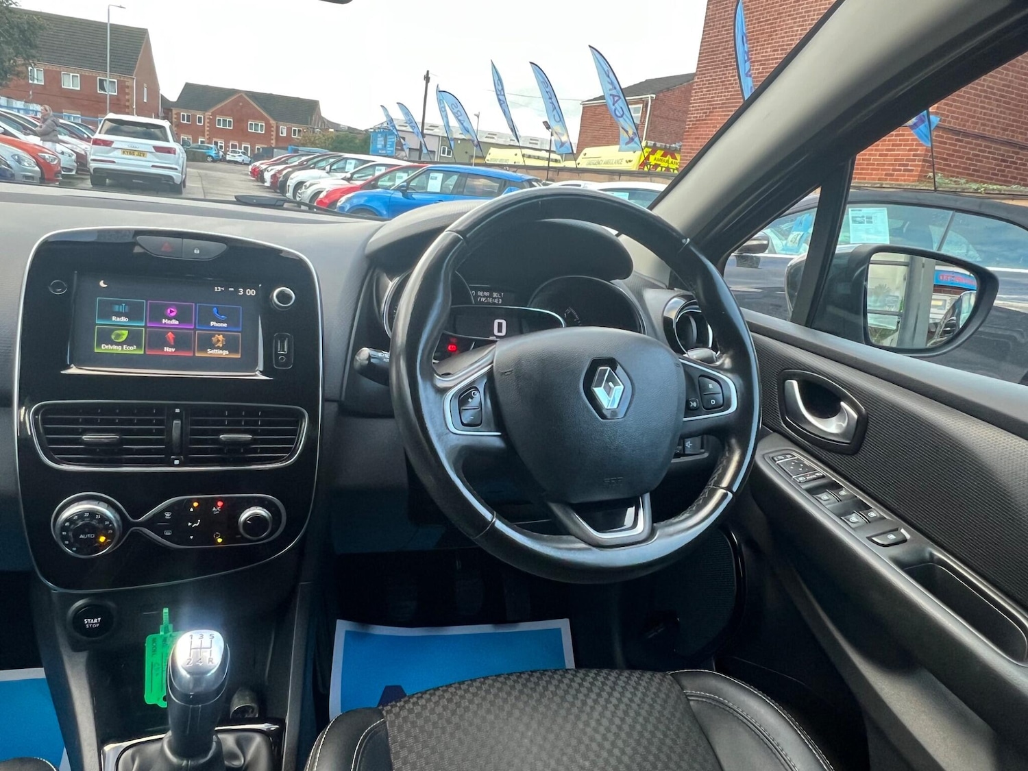 Used Renault Clio 2017 for sale - 76399322: Photo 30