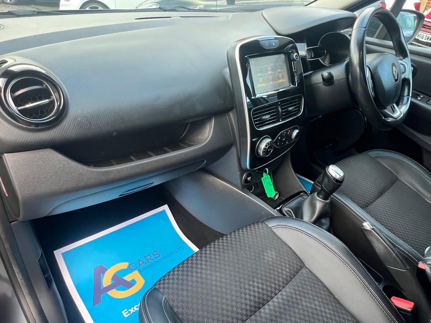 Used Renault Clio 2017 for sale - 76399322: Photo 38