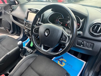 Used Renault Clio 2017 for sale - 76399322: Photo