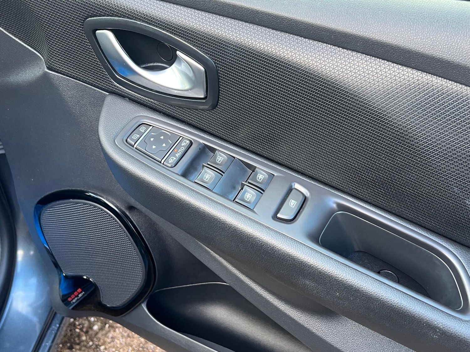 Used Renault Clio 2017 for sale - 76399322: Photo 40