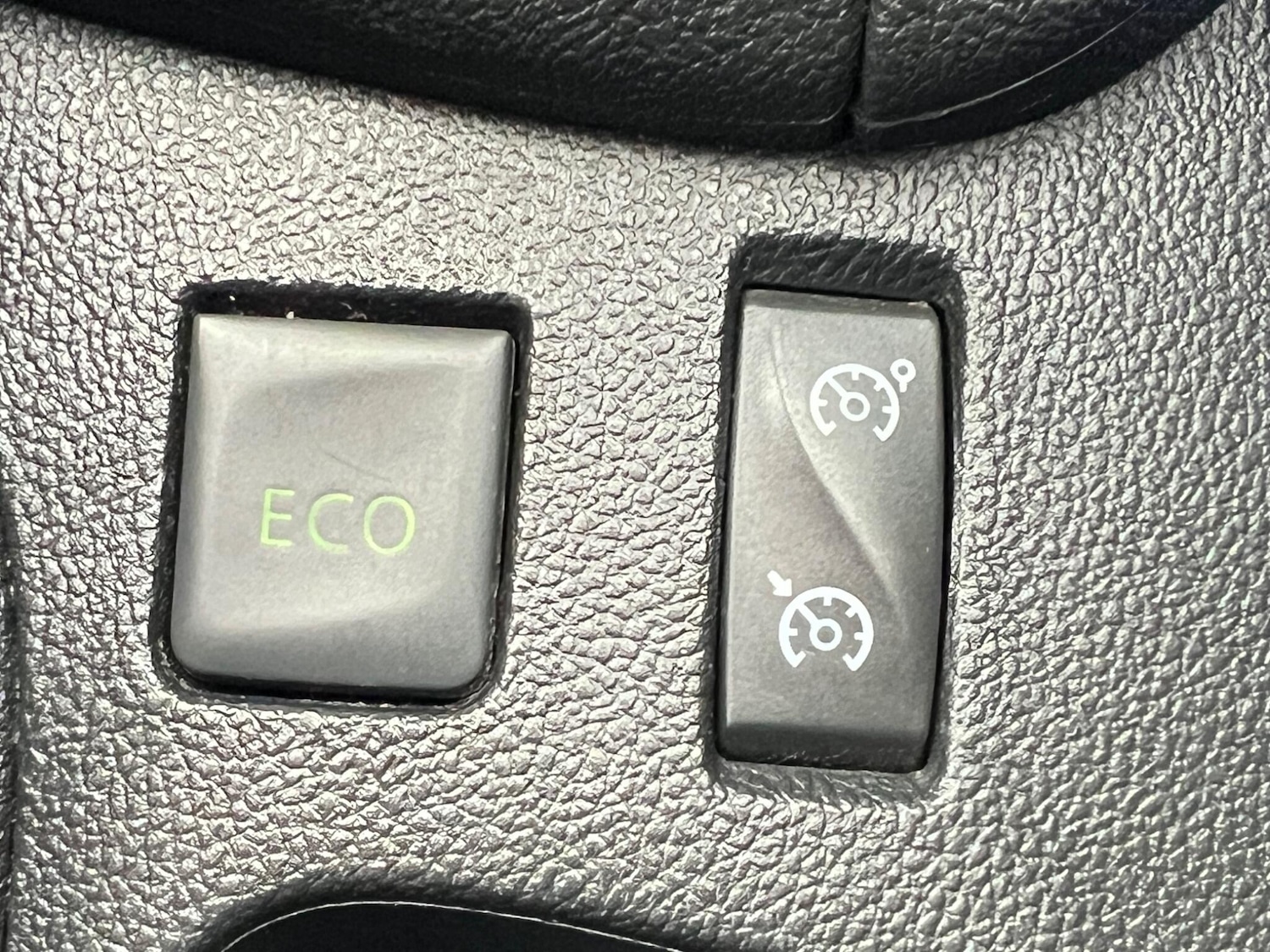 Used Renault Clio 2017 for sale - 76399322: Photo 43