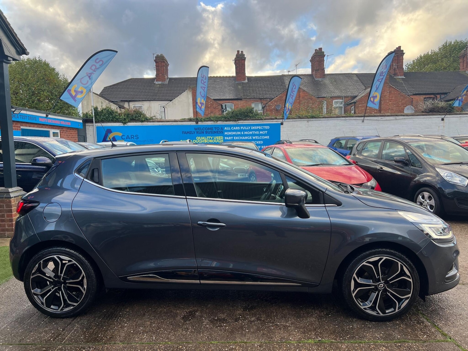 Used Renault Clio 2017 for sale - 76399322: Photo 51