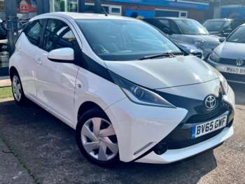2015 (65) - 1.0 VVT-i x-play Euro 5 5dr Euro 5