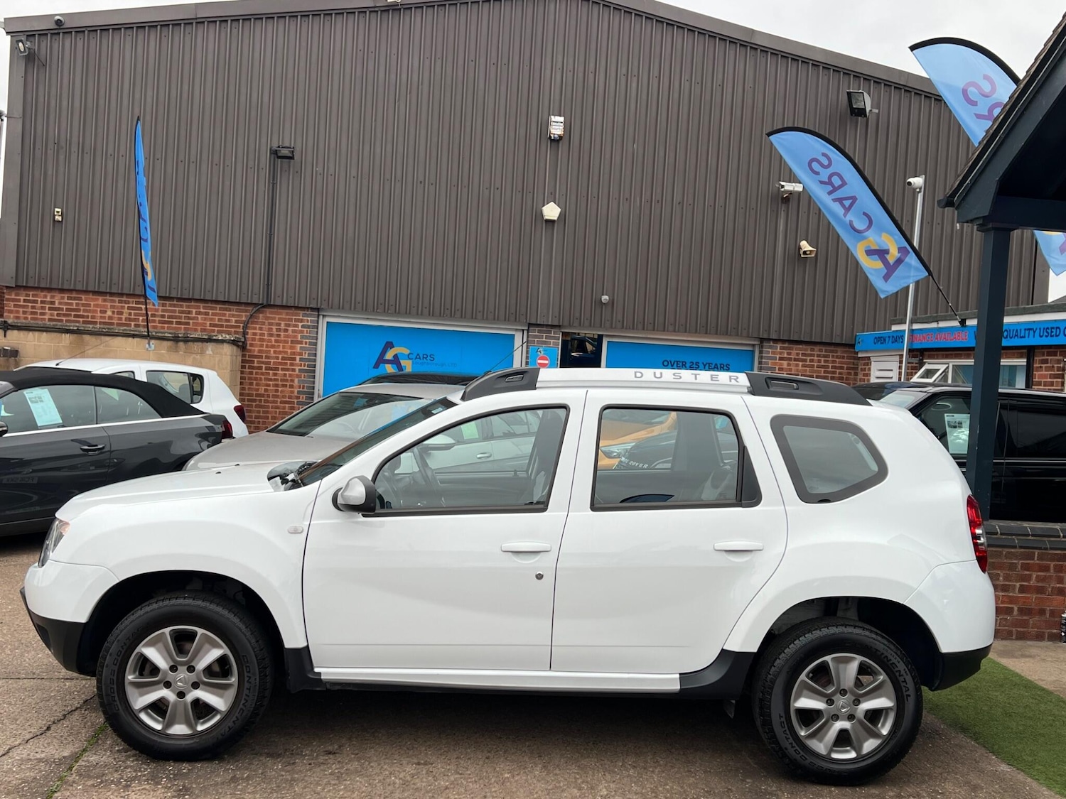 Used Dacia Duster 2016 for sale - 76238700: Photo 9