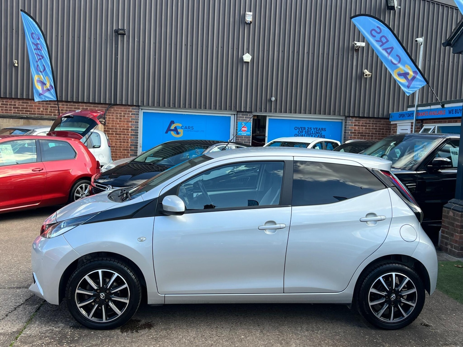 Used Toyota AYGO 2018 for sale - 76001828: Photo 40