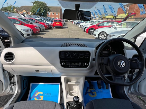 Used Volkswagen up! 2013 for sale - 75531185: Photo 2