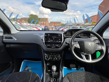 Used Peugeot 2008 2017 for sale - 75768627: Photo