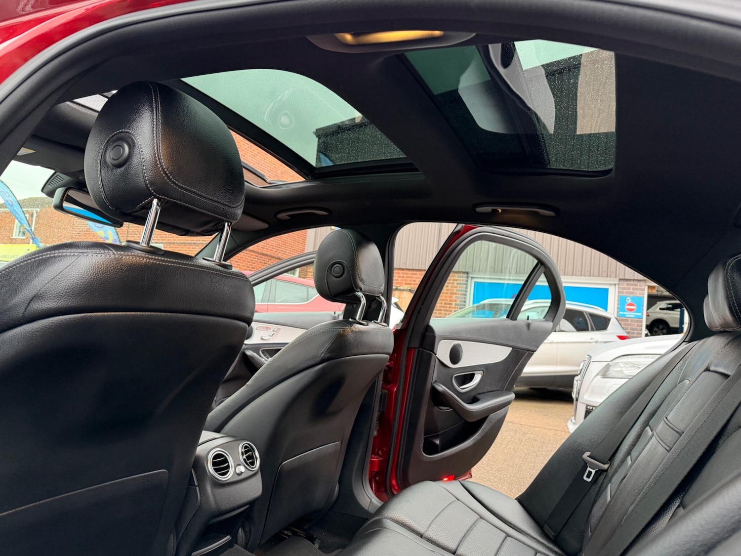 Used Mercedes-Benz C Class 2015 for sale - 77163240: Photo 30