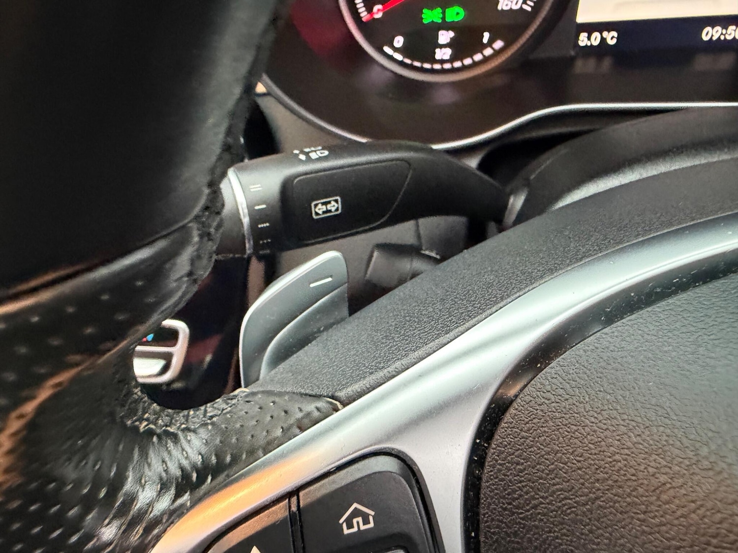 Used Mercedes-Benz C Class 2015 for sale - 77163240: Photo 35