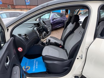 Used Renault Captur 2014 for sale - 77467878: Photo