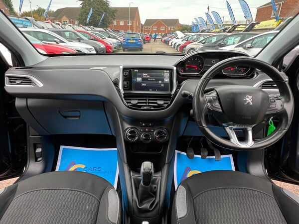 Used Peugeot 208 2015 for sale - 76283879: Photo 28