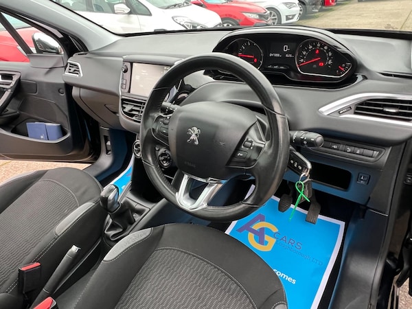 Used Peugeot 208 2015 for sale - 76283879: Photo 3