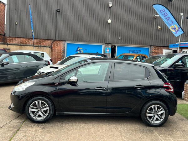 Used Peugeot 208 2015 for sale - 76283879: Photo 41