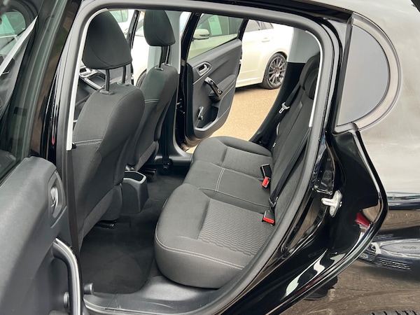 Used Peugeot 208 2015 for sale - 76283879: Photo 5