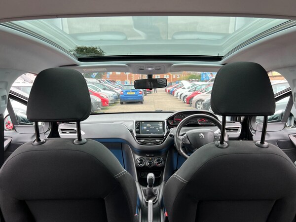 Used Peugeot 208 2015 for sale - 76283879: Photo 7