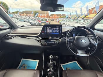 Used Toyota C-HR 2017 for sale - 79794731: Photo
