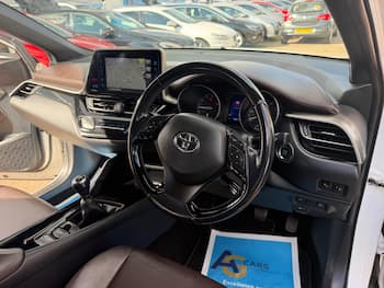 Used Toyota C-HR 2017 for sale - 79794731: Photo