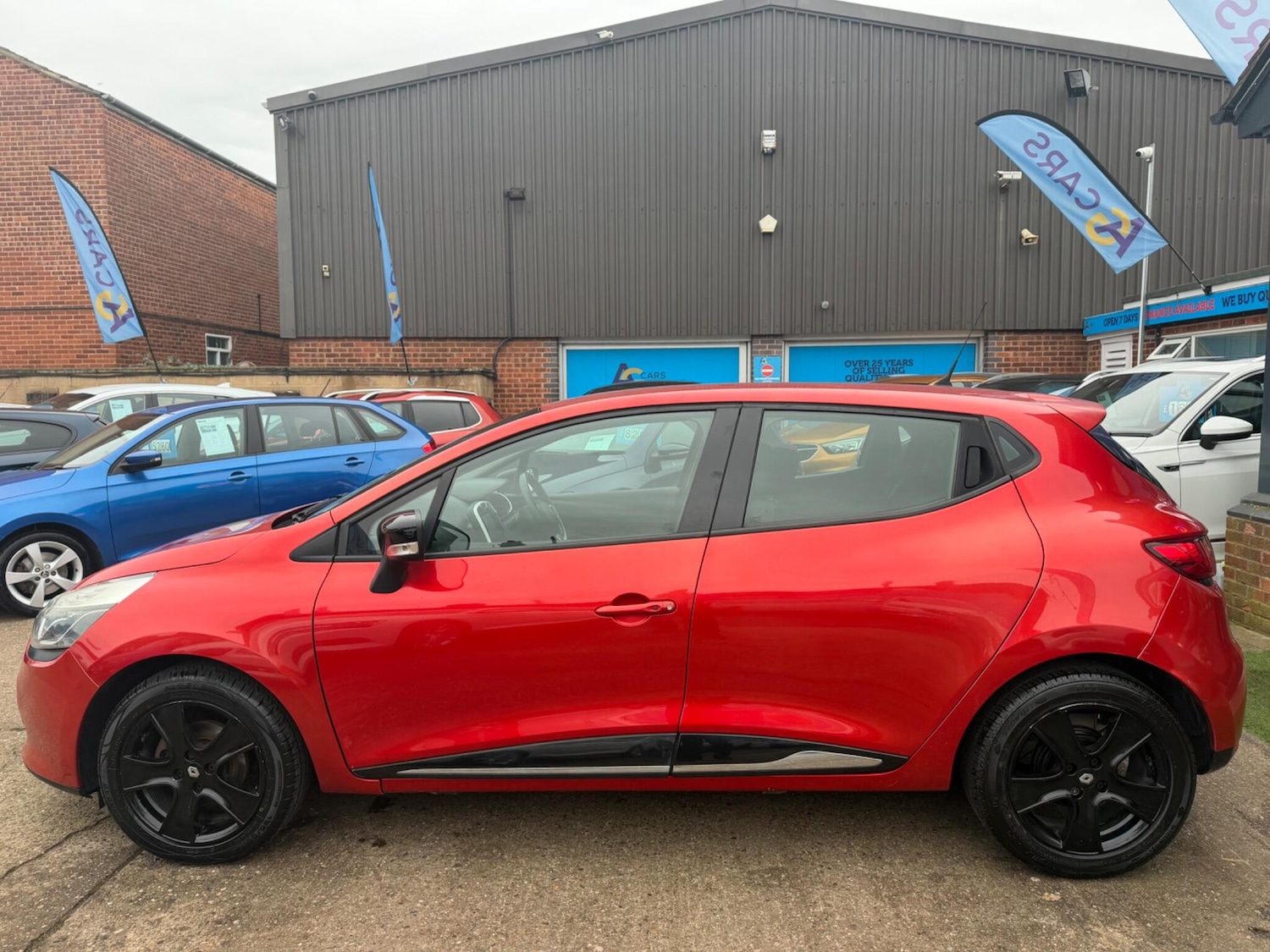 Used Renault Clio 2015 for sale - 77537338: Photo 31