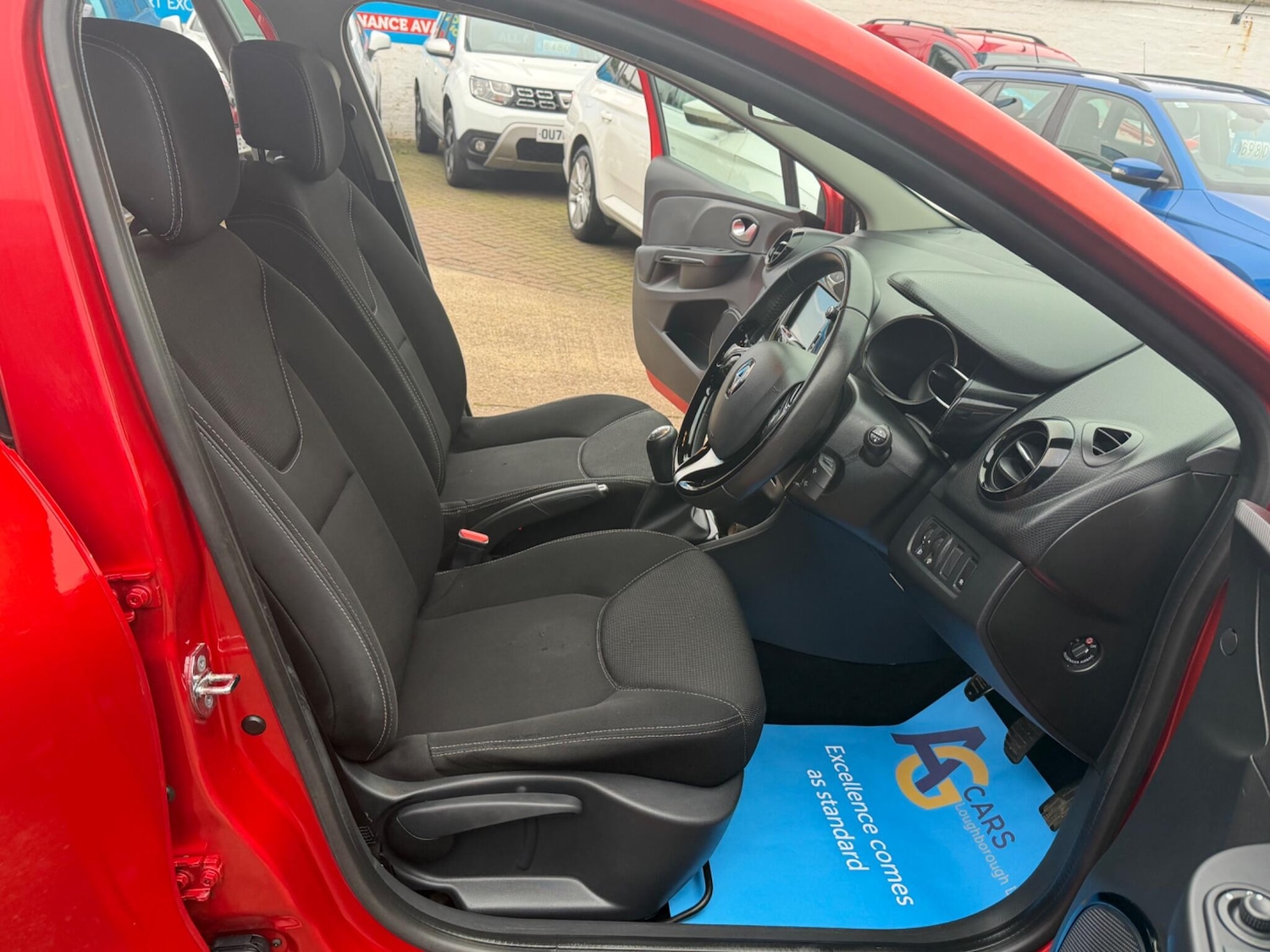 Used Renault Clio 2015 for sale - 77537338: Photo 47