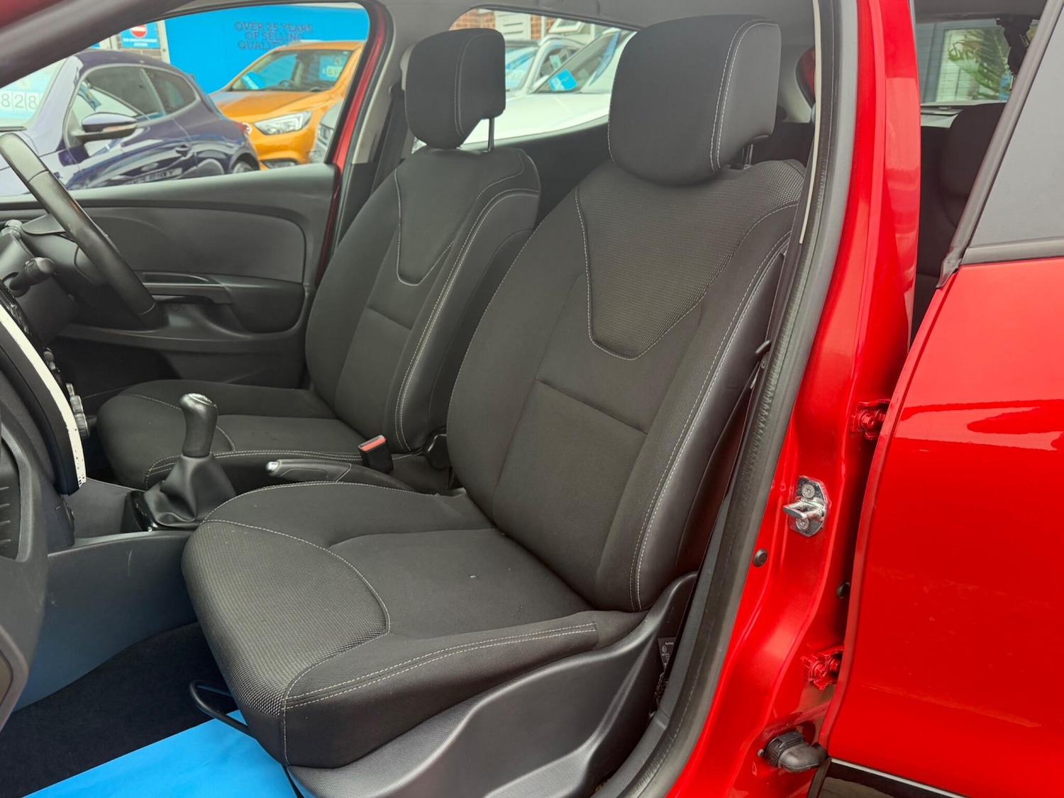 Used Renault Clio 2015 for sale - 77537338: Photo 50