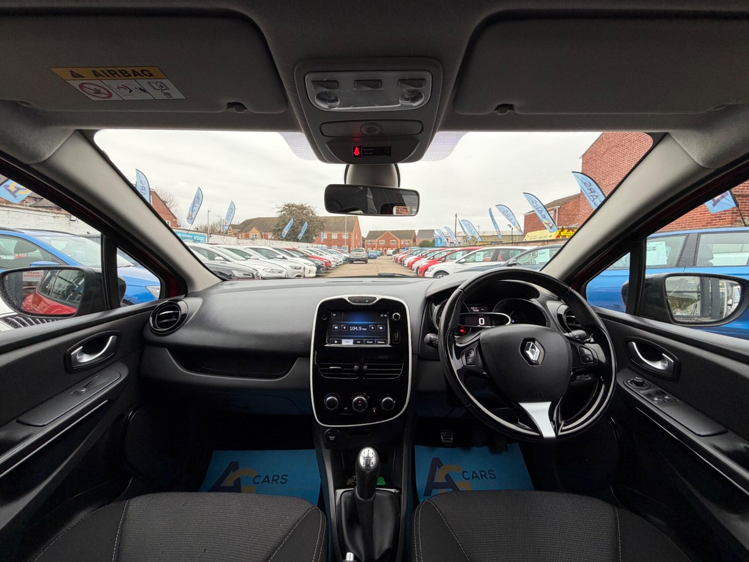 Used Renault Clio 2015 for sale - 77537338: Photo 56