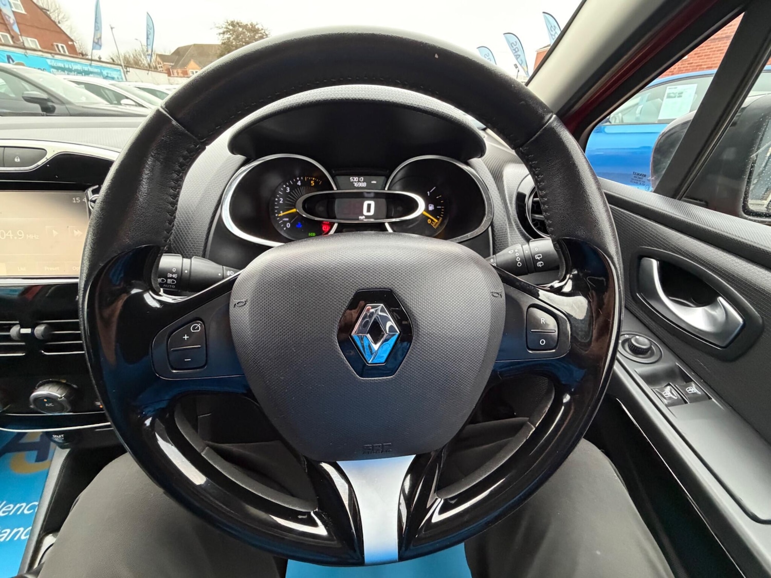 Used Renault Clio 2015 for sale - 77537338: Photo 60