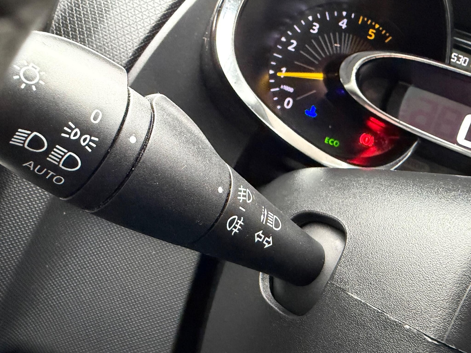 Used Renault Clio 2015 for sale - 77537338: Photo 64