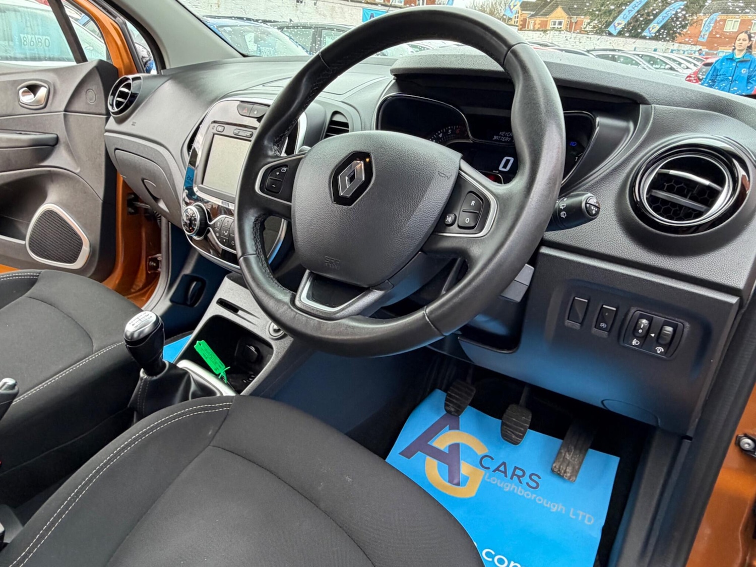 Used Renault Captur for sale - 77737843: Photo 3