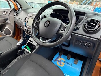 Used Renault Captur 2019 for sale - 77737843: Photo