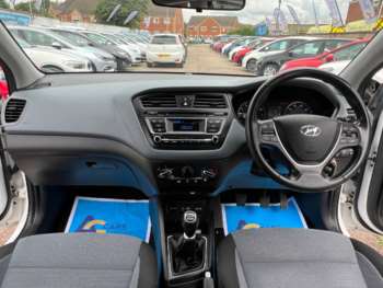 Used Hyundai i20 2015 for sale - 75311284: Photo