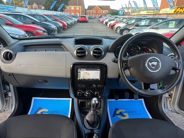 Used Dacia Duster 2015 for sale - 76239152: Photo 2