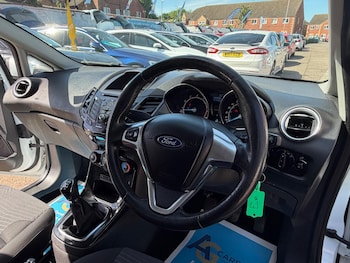 Used Ford Fiesta 2015 for sale - 78759511: Photo