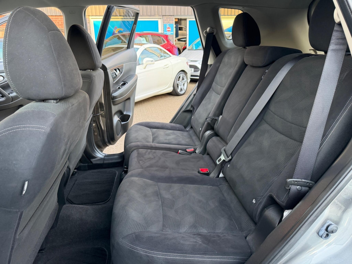 Used Nissan X-Trail 2016 for sale - 77924936: Photo 32