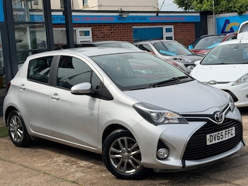 Used Toyota Yaris 2015 for sale - 78752900: Photo