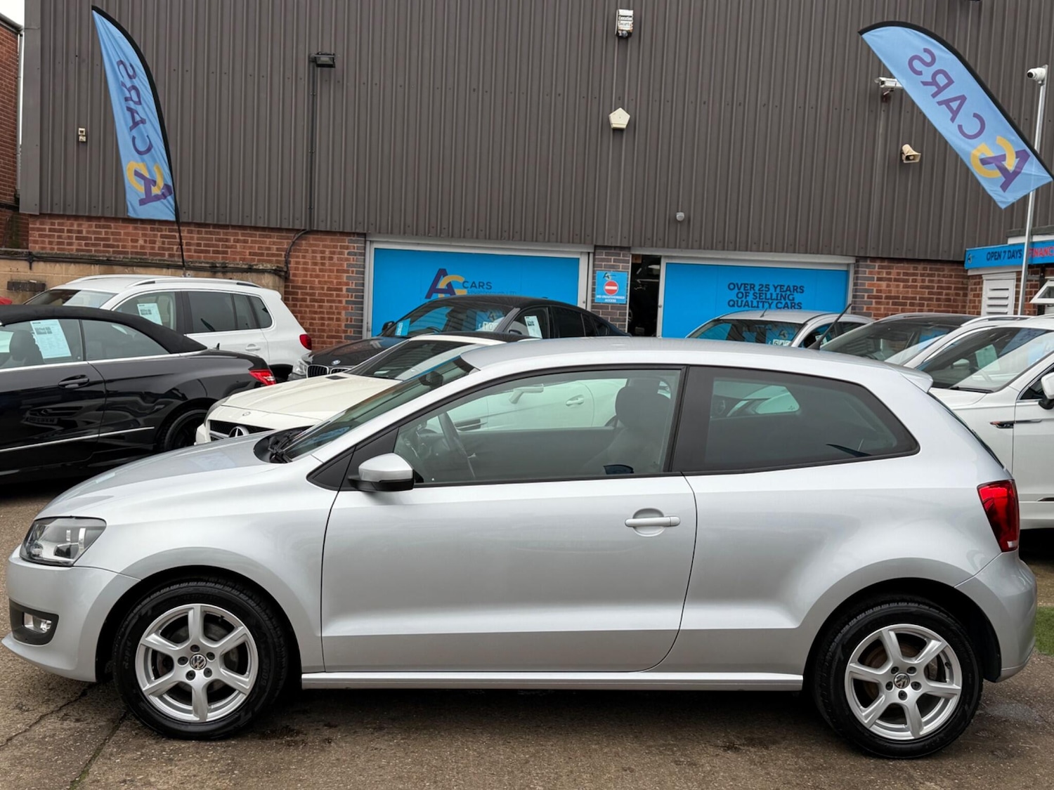 Used Volkswagen Polo for sale - 77809052: Photo 8