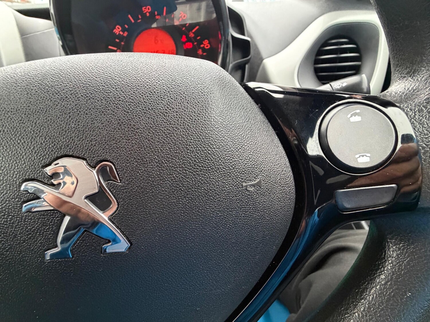 Used Peugeot 108 2016 for sale - 77229439: Photo 24